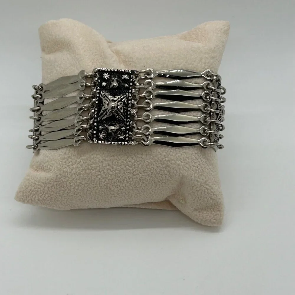 Vintage Mexican Alpaca Silver Panel Bracelet Aztec Motif Made in Mexico Boho - Picture 3 of 14